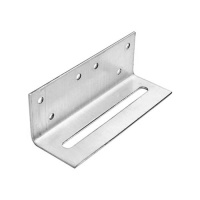 Уголок скользящий 30х30х220х2,0 мм перф., диаметр отверстий 5,1 с пазом 5,1 х200 мм оцинк.